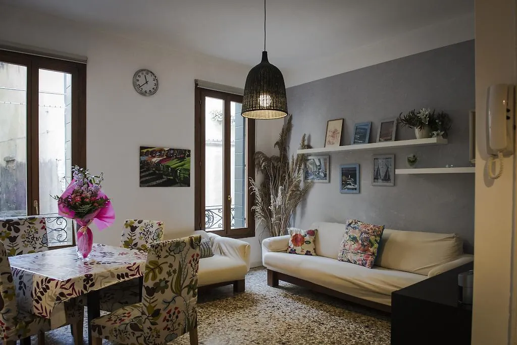 Ca Dorin Apartments Cannaregio Venice