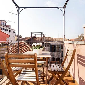 Apartment Ca' Del Mariner With Terrace, Venice